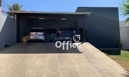 Casa com 3 dormitórios à venda, 148 m² por R$ 385.000,00 - São Carlos - Anápolis/GO