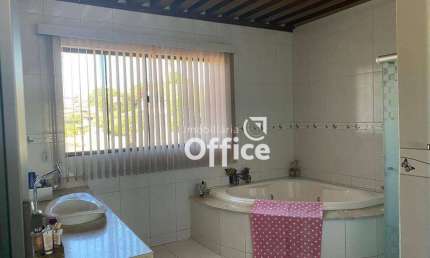 Sobrado com 6 quartos à venda, 255 m² por R$  - Jardim Alexandrina - Anápolis/GO