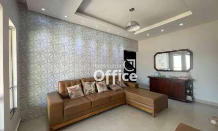 Casa com 4 quartos à venda, 246 m² por R$ 620.000 - Residencial Itatiaia - Anápolis/GO