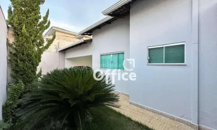 Casa com 3 quartos à venda, 220 m² por R$ 680.000 - Residencial Araujoville - Anápolis/GO