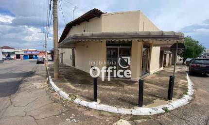 Casa com 2 quartos à venda, 176 m² por R$ 380.000 - Setor Central - Anápolis/GO