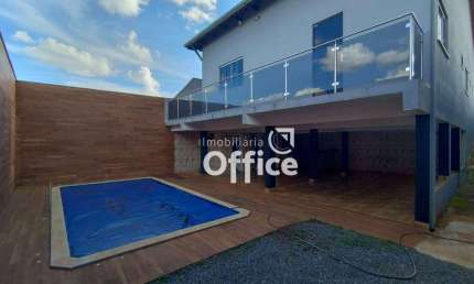 Casa com 3 quartos à venda, 212 m² por R$ 700.000 - Lapa - Anápolis/GO