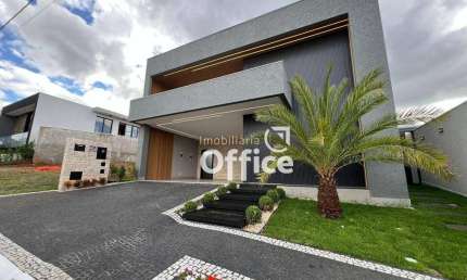 Casa com 4 quartos à venda, 202 m² por R$ 2.100.000 - Condomínio Grand Trianon - Anápolis/GO