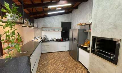 Casa com 3 dormitórios à venda, 230 m² por R$ 650.000,00 - São Carlos - Anápolis/GO