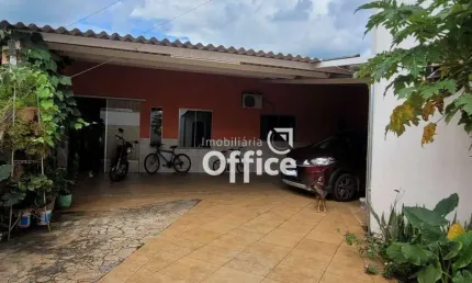 Casa com 3 quartos à venda, 250 m² por R$ 450.000 - Jardim dos Ipês - Anápolis/GO