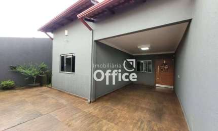 Casa com 3 quartos à venda, 105 m² por R$ 800.000 - Jardim Europa - Anápolis/GO