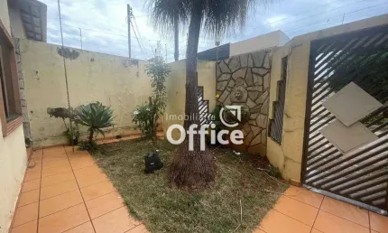 Sobrado à venda,  por R$ 900.000 - Alvorada - Anápolis/GO