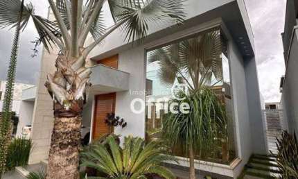 Casa no Grand Trianon com porteira fechada à venda, 291 m² por R$ 2.100.000 - Grand Trianon - Anápolis/GO