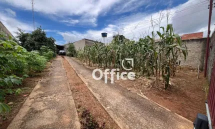Terreno á Venda Próximo ao Colégio Militar no Bairro Alexandrina!