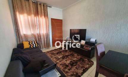 Casa com 2 quartos à venda, 75 m² por R$ 230.000 - Parque dos Pirineus - Anápolis/GO