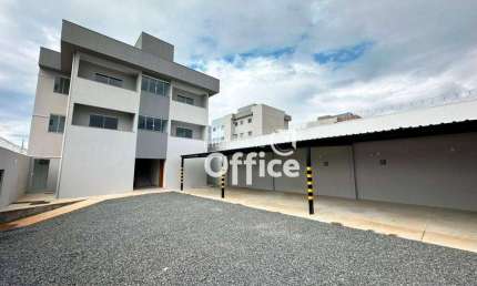 Apartamento com 2 quartos à venda, 50 m² por R$ 260.000 - Polocentro l - Anápolis/GO