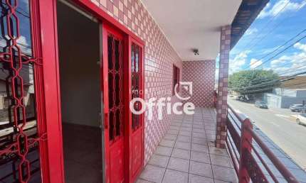 Sobrado com 2 quartos à venda, 205 m² por R$ 800.000 - Centro - Anápolis/GO