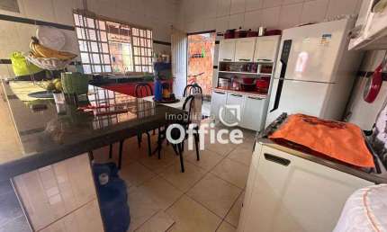 2 Casas com 267 metros à venda por R$ 420.000 - Vila Jayara - Anápolis/GO