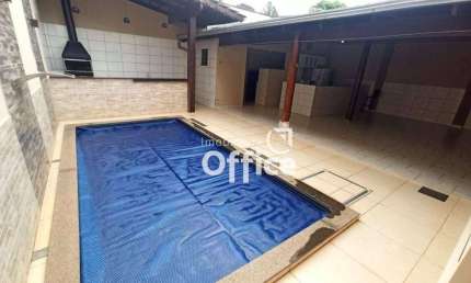 Casa com 3 quartos à venda, 240 m² por R$ 720.000 - Residencial Bela Vista - Anápolis/GO