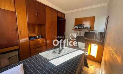 Apartamento com 3 quartos  à venda, 78 m² por R$ 340.000 - Jundiaí - Anápolis/GO