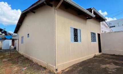 Casa com 3 Quartos à venda, 220 m² por R$ 450.000 - Vila Santa Maria de Nazareth - Anápolis/GO