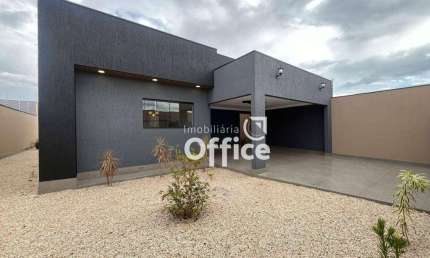 Casa com 3 dormitórios à venda, 180 m² por R$ 850.000,00 - Privê Lírios dos Campos - Anápolis/GO