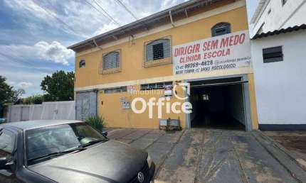 Sobrado com 2 dormitórios para alugar, 92 m² por R$ 1.800,00/mês - Vila Miguel Jorge - Anápolis/GO