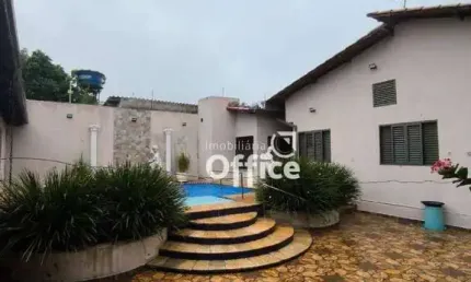 Casa com 4 quartos à venda, 250 m² por R$ 700.000 - Vila Miguel Jorge - Anápolis/GO