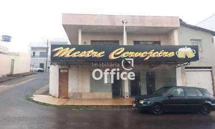 Casa com 3 quartos e 2 salas sobrepostas à venda, 250 m² por R$ 680.000 - Setor Central - Anápolis/GO