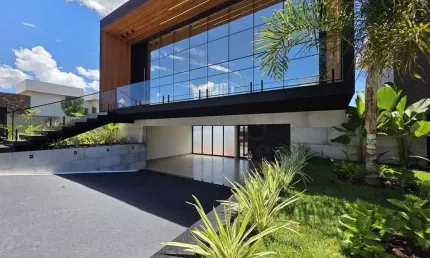 Sobrado com 3 quartos à venda, 353 m² por R$ 2.980.000 - Condomínio Grand Trianon - Anápolis/GO