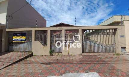 Casa com 3 dormitórios para alugar, 186 m² por R$ 6.000,00/mês - Maracanã - Anápolis/GO