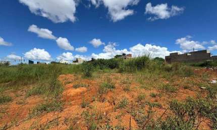 Terreno à venda, 420 m² por R$ 160.000,00 - Privê Lírios dos Campos - Anápolis/GO
