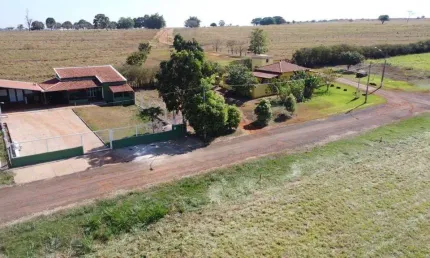 Casa no lago em sao simao - go , com 4 quartos Sendo 1 suite à venda, 60000 m² por R$ 330.000 - Zona Rural - São Simão/GO