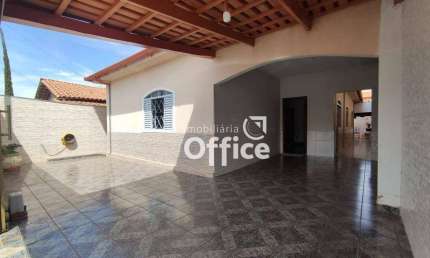 Casa com 4 quartos à venda, 230 m² por R$ 520.000 - Vila Jaiara - Anápolis/GO