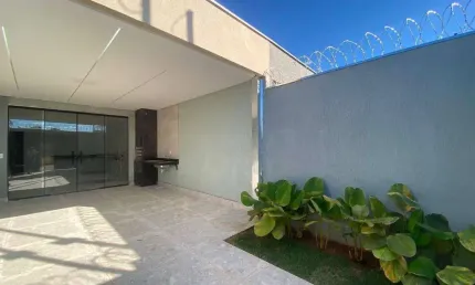 Casa com 3 dormitórios à venda, 105 m² por R$ 330.000,00 - Privê Lírios dos Campos - Anápolis/GO