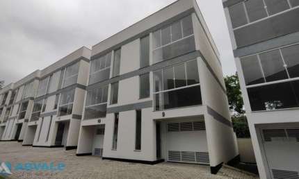 Casa em condomínio fechado com 2 quartos à venda em Água Verde, Blumenau , 138 m2 por R$ 690.000