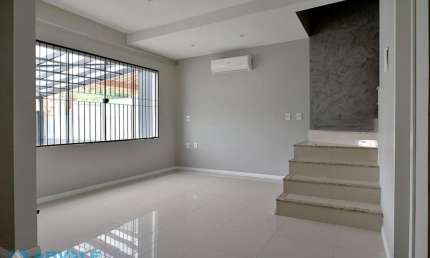 Casa com 2 quartos para alugar na Rua Arnoldo Prim, 134, Água Verde, Blumenau, 100 m2 por R$ 3.800
