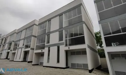 Casa em condomínio fechado com 2 quartos à venda em Água Verde, Blumenau , 138 m2 por R$ 690.000