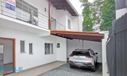 Casa com 2 quartos para alugar na Rua Eduardo Iaginski, 185, Velha Central, Blumenau, 140 m2 por R$ 2.300