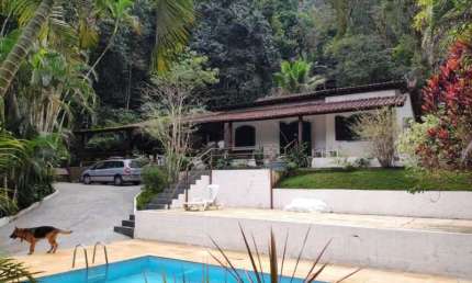 Chácara / sítio com 6 quartos à venda na Avenida Dedo de Deus, Cantagalo, Guapimirim, 300 m2 por R$ 650.000