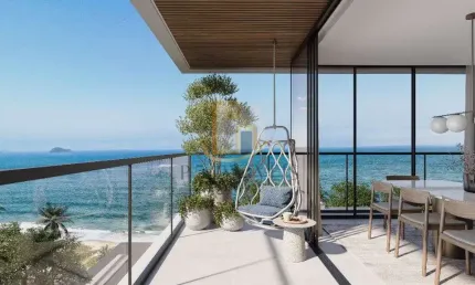 Duplex de 3 suites, a 2 min da praia no bairro itacolomi em Balneario picarras.