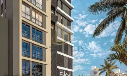 Apartamento de 2 dormitorios sendo 2 suites a 250 metros do mar no centro de Balneario Picarras.