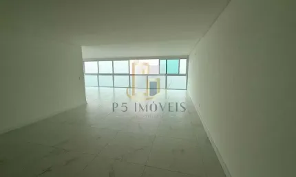 Belissimo apartamento composto por 4 dormitorios sendo 2 suites, frente mar em Balneario Picarras.