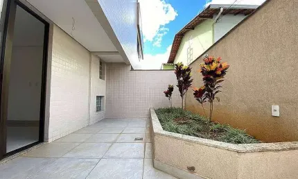 Apartamento para venda possui 130 metros quadrados com 2 quartos