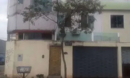 Casa para venda possui 190 metros quadrados com 4 quartos em Santa Terezinha - Belo Horizonte - MG
