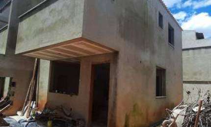 Casa para venda possui 195 metros quadrados com 3 quartos em Itapoã - Belo Horizonte - MG