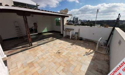 Cobertura triplex para venda possui 225 metros quadrados com 4 quartos