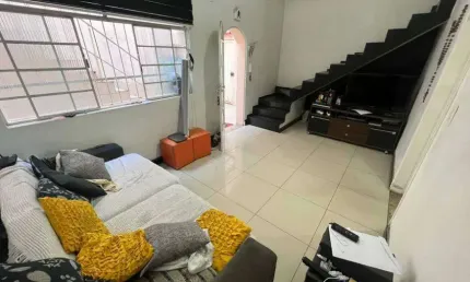 Casa de condomínio para venda possui 98 metros quadrados com 4 quartos