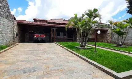 Casa para venda tem 360 metros quadrados com 3 quartos em Jardim Leblon - Belo Horizonte - MG