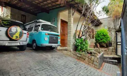 Casa para venda tem 360 metros quadrados com 3 quartos em Copacabana - Belo Horizonte - MG