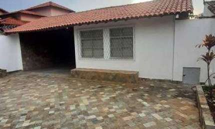 Casa para venda possui 130 metros quadrados com 3 quartos em Itapoã - Belo Horizonte - MG