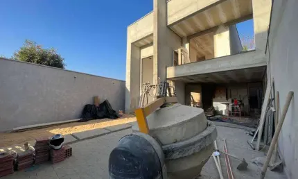 Casa de condomínio para venda tem 195 metros quadrados com 3 quartos