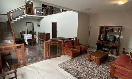 Casa para venda possui 380 metros quadrados com 4 quartos em Santa Amélia - Belo Horizonte - MG