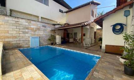 Casa para venda possui 258 metros quadrados com 5 quartos em Planalto - Belo Horizonte - MG
