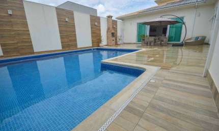 Casa de condomínio para venda possui 375 metros quadrados com 4 quartos